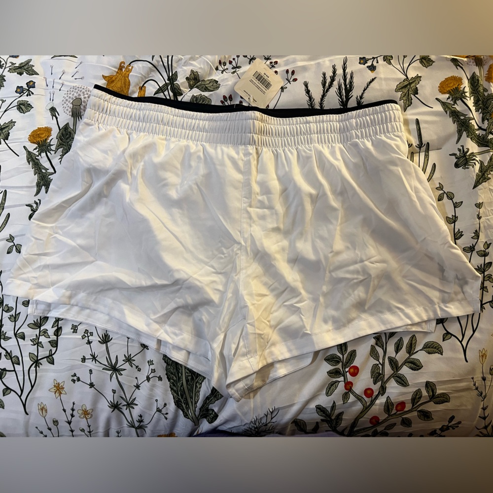 NWT Fabletics Shorts - Picture 2 of 7